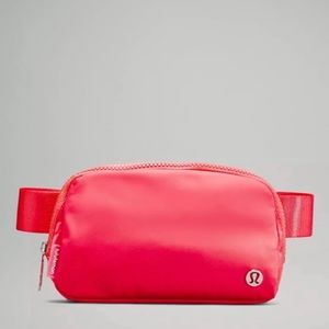 lululemon everywhere belt bag ❤️